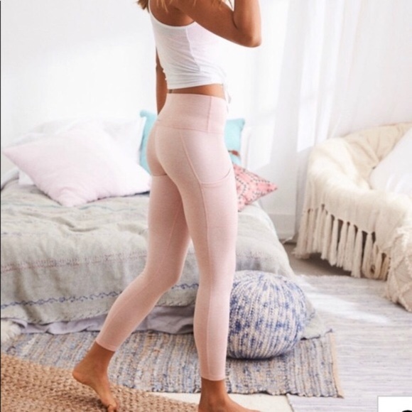 Aerie Play high waisted pocket leggings - Picture 1 of 5